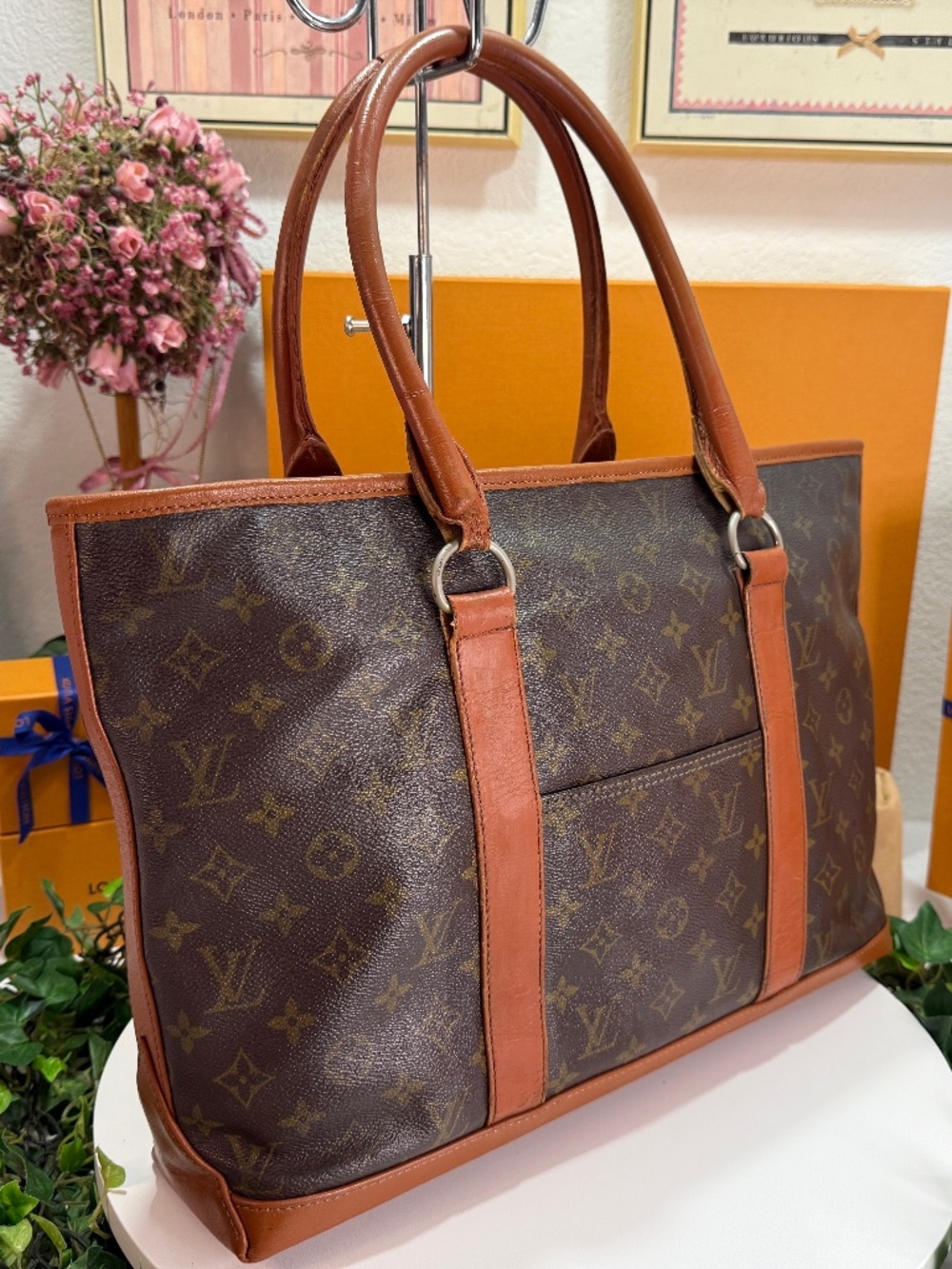 LOUIS VUITTON LARGE MONOGRAM FRENCH TOTE! - Picture 15 of 17